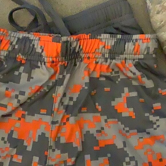 Boys Gray and Camo Athletic Shorts Set Sz S 6/7 - Picture 4 of 4